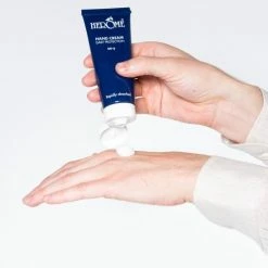 Uitgang π Herome Handcreme - Daily Protection SPF 8 - Voor De Dagelijkse Verzorging, Beschermend En Trekt Snel In - 75ml. β€οΈ 19 Uitgang π Herome Handcreme - Daily Protection SPF 8 - Voor De Dagelijkse Verzorging, Beschermend En Trekt Snel In - 75ml. β€οΈ -La Roche Shop 550x491 4