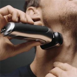 Beste deal ✔️ Braun Series 9 9370cc Nieuwste Generatie Elektrisch Scheerapparaat, Clean&Charge-station, Zilver 🤩 -La Roche Shop 550x550 220