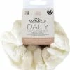 Top 10 ❤️ Daily Concepts Spa Scrunchie | 2 STUKS | HAARELASTIEK | TEGEN HAAR BESCHADIGING 👍 -La Roche Shop 550x620 1