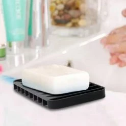 Beste deal 💯 Wondersathome® Zeepbakje - Duurzaam - Handzeep - Badkamer Accessoires - Zeephouder - Luxe Zeepbakje - Siliconen Zeephouder - Zwart 🎉 -La Roche Shop 550x629 1