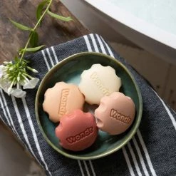 Beste Pirce 🧨 WONDR - Orange Is The New Bar - Orange & Grapefruit - Shampoo Bar - Anti-roos - Verzorgend 🔔 -La Roche Shop 550x733