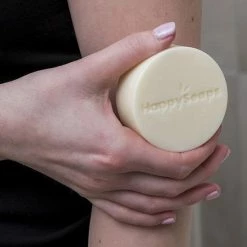 Aanbiedingen π HappySoaps Body Lotion Bar - Exotic Ylang Ylang - Verleidend Bloemige Geur, Verzogend & Hydraterend - 100% Plasticvrij, Vegan & Natuurlijk - 65gr π 19 Aanbiedingen π HappySoaps Body Lotion Bar - Exotic Ylang Ylang - Verleidend Bloemige Geur, Verzogend & Hydraterend - 100% Plasticvrij, Vegan & Natuurlijk - 65gr π -La Roche Shop 550x826